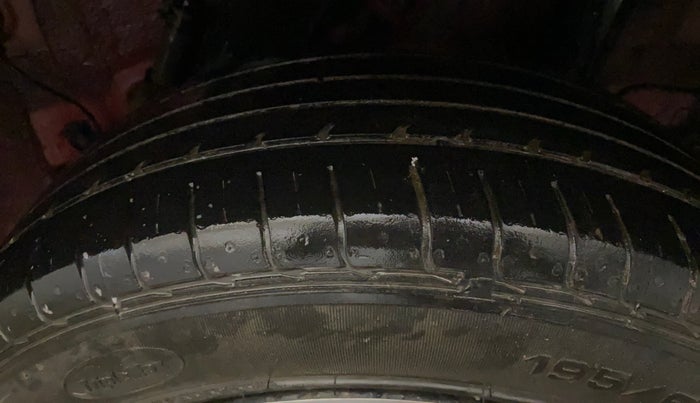 2022 Hyundai VENUE S 1.2, Petrol, Manual, 42,919 km, Left Rear Tyre Tread