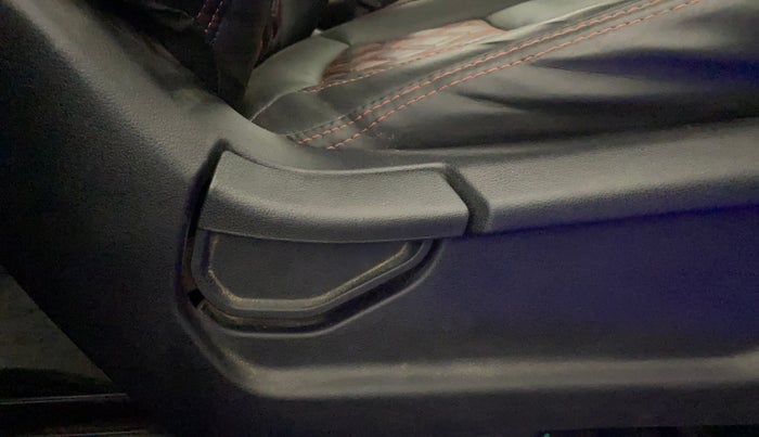 2022 Hyundai VENUE S 1.2, Petrol, Manual, 42,919 km, Driver Side Adjustment Panel