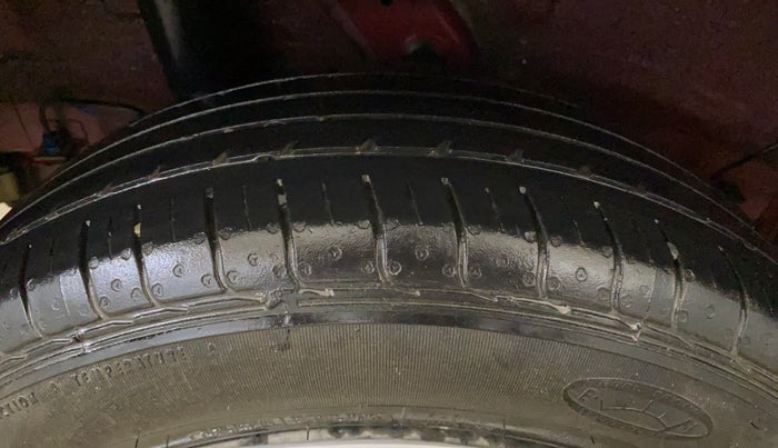 2022 Hyundai VENUE S 1.2, Petrol, Manual, 42,919 km, Right Rear Tyre Tread