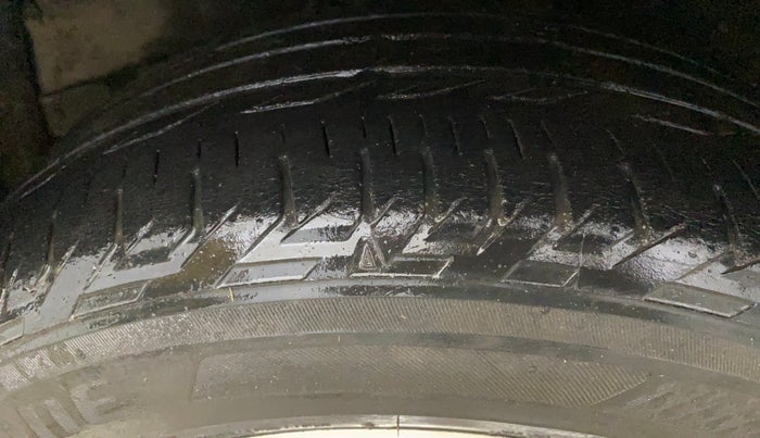 2019 Toyota Corolla Altis G PETROL, Petrol, Manual, 37,407 km, Left Front Tyre Tread