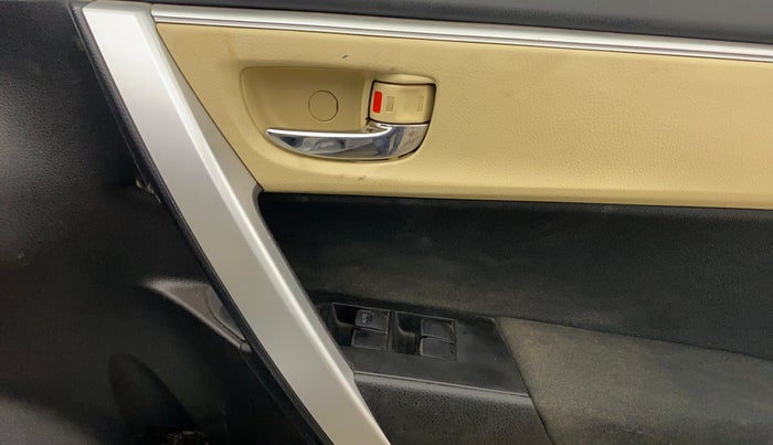 2019 Toyota Corolla Altis G PETROL, Petrol, Manual, 37,407 km, Driver Side Door Panels Control