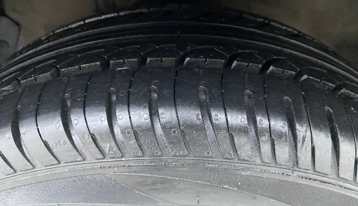 2011 Hyundai i20 ASTA 1.2, Petrol, Manual, 94,776 km, Left Front Tyre Tread