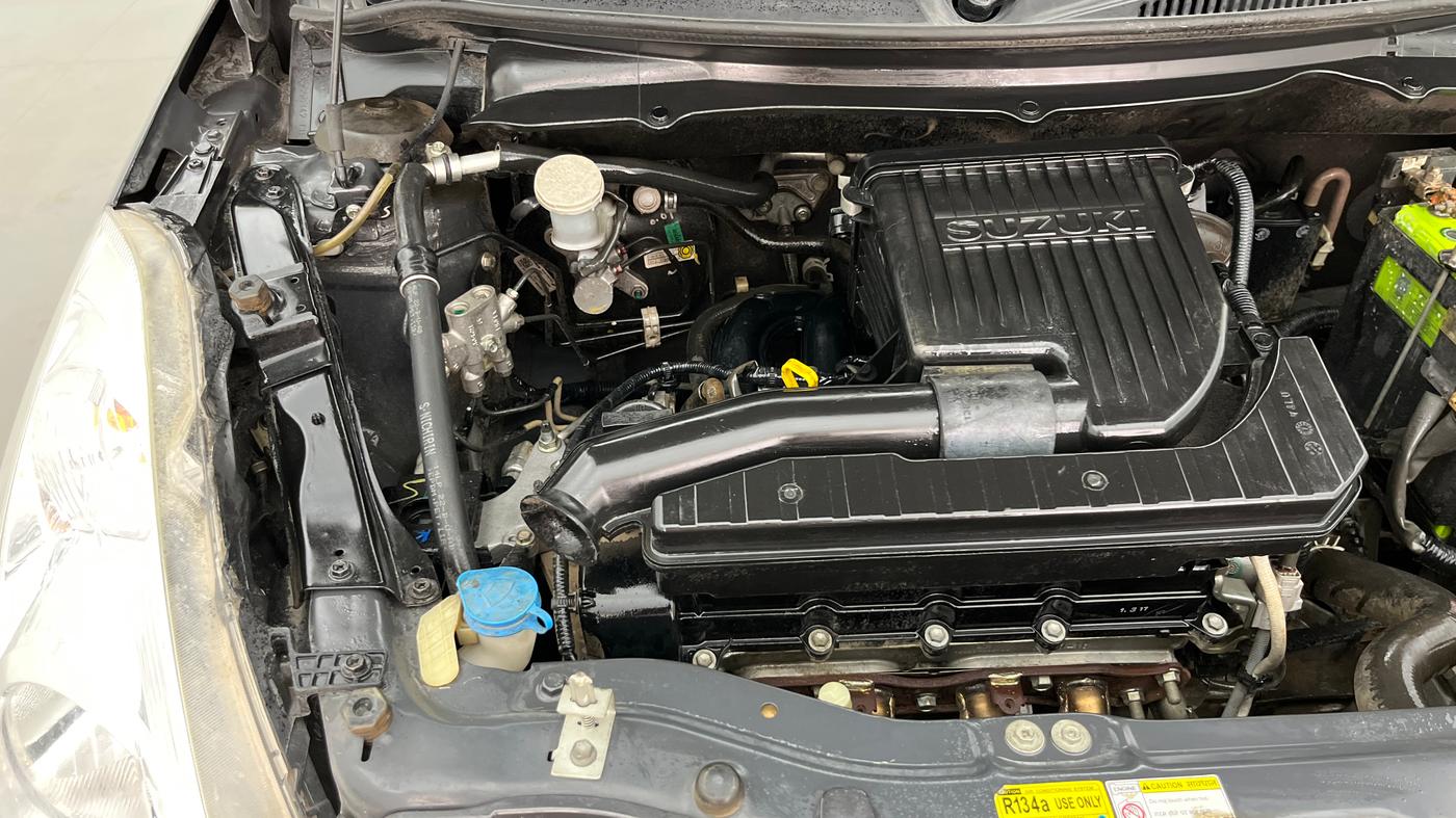 2017 Maruti Swift VXI, Petrol, Manual, 31,114 km, Engine View - Right
