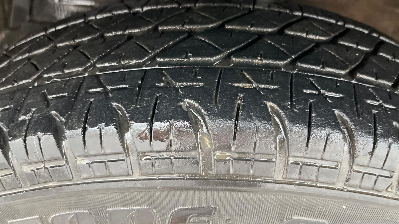 2017 Maruti Swift VXI, Petrol, Manual, 31,114 km, Left Front Tyre Tread