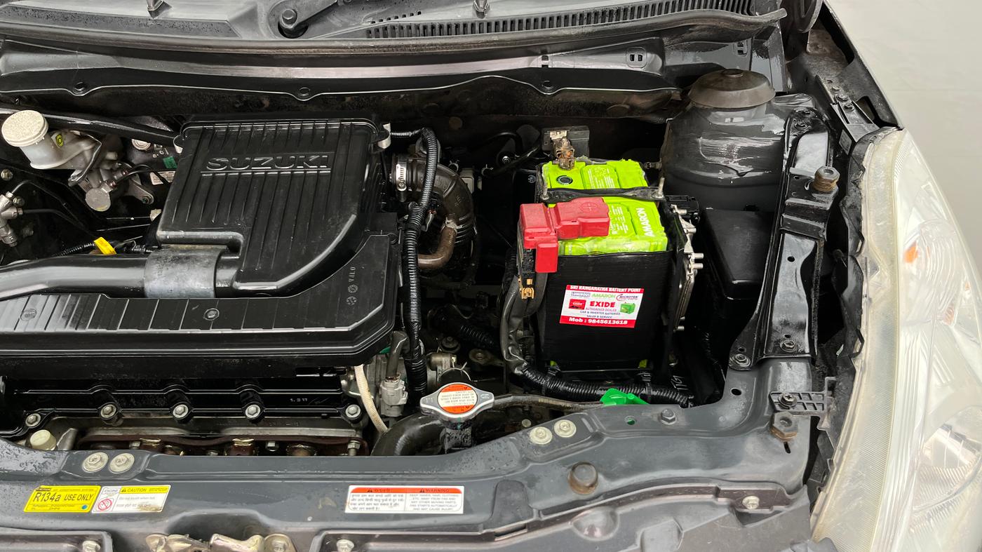 2017 Maruti Swift VXI, Petrol, Manual, 31,114 km, Engine View - Left