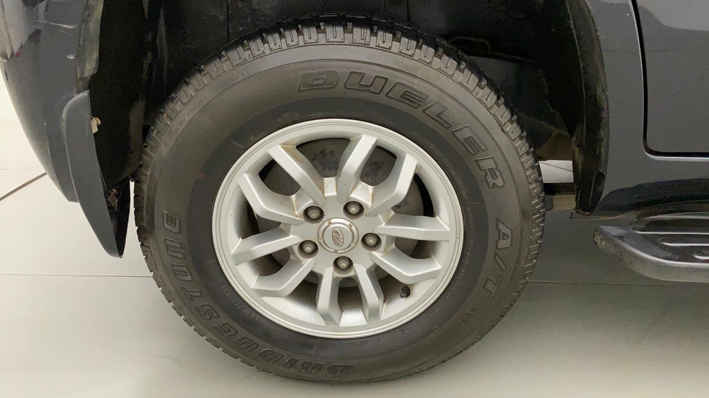 2016 Mahindra TUV300 T8 AMT, Diesel, Automatic, 82,527 km, Right Rear Wheel