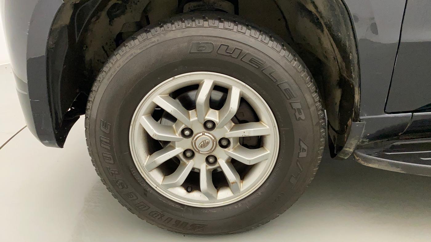 2016 Mahindra TUV300 T8 AMT, Diesel, Automatic, 82,527 km, Left Front Wheel