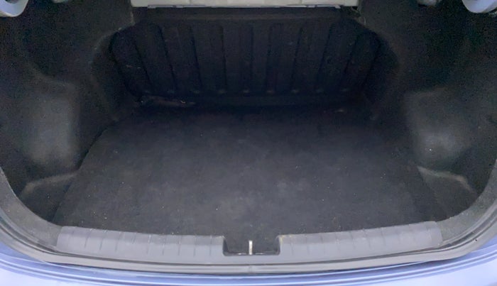 2015 Hyundai Xcent SX 1.2 OPT, Petrol, Manual, 63,776 km, Boot Inside