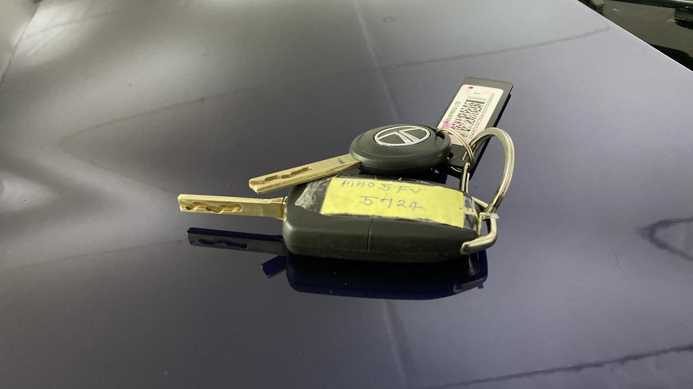 2025 Tata NEXON Pure Plus 1.2 iCNG 6MT, CNG, Manual, 9,262 km, Key Close Up