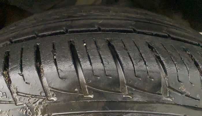 2012 Renault Duster 85 PS RXL DIESEL, Diesel, Manual, 1,15,369 km, Left Front Tyre Tread