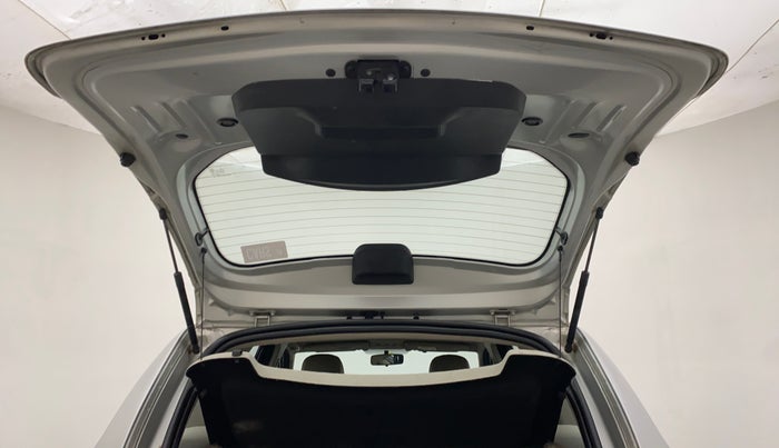 2012 Renault Duster 85 PS RXL DIESEL, Diesel, Manual, 1,15,369 km, Boot Door Open