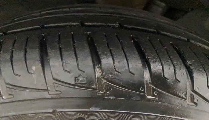 2012 Renault Duster 85 PS RXL DIESEL, Diesel, Manual, 1,15,369 km, Left Rear Tyre Tread