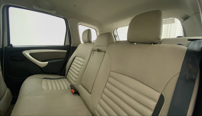 2012 Renault Duster 85 PS RXL DIESEL, Diesel, Manual, 1,15,369 km, Right Side Rear Door Cabin