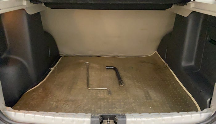 2012 Renault Duster 85 PS RXL DIESEL, Diesel, Manual, 1,15,369 km, Boot Inside