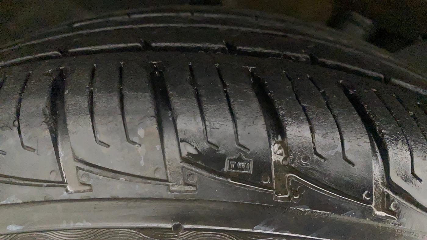 2012 Renault Duster 85 PS RXL DIESEL, Diesel, Manual, 1,15,369 km, Right Rear Tyre Tread