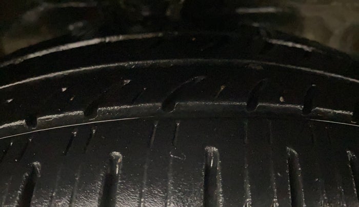 2013 Maruti Wagon R 1.0 VXI, Petrol, Manual, 54,112 km, Right Front Tyre Tread