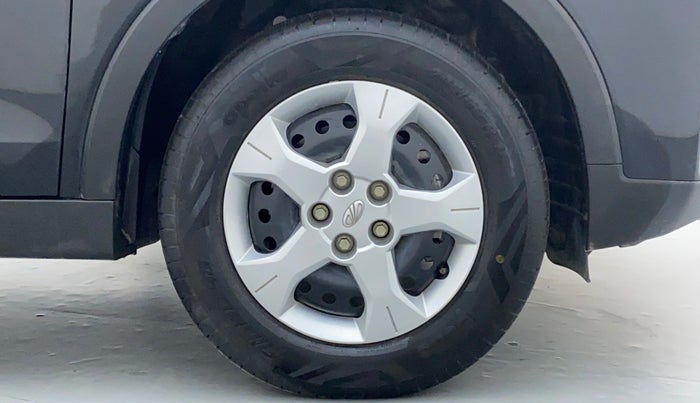 2020 Mahindra XUV300 1.2 W6 MT, Petrol, Manual, 6,958 km, Right Front Wheel