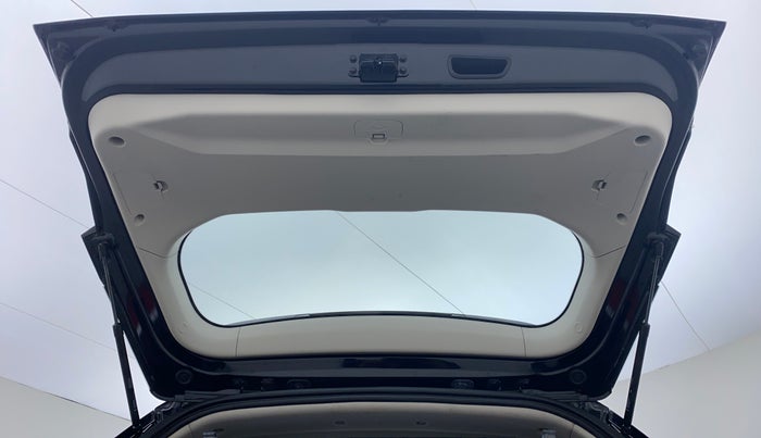 2020 Mahindra XUV300 1.2 W6 MT, Petrol, Manual, 6,958 km, Boot Door Open