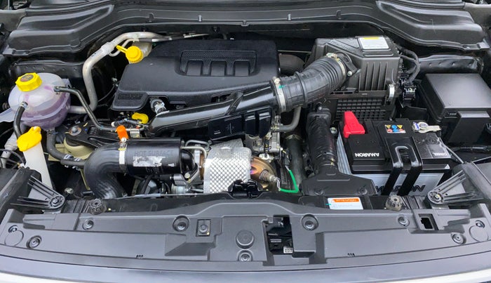 2020 Mahindra XUV300 1.2 W6 MT, Petrol, Manual, 6,958 km, Open Bonet