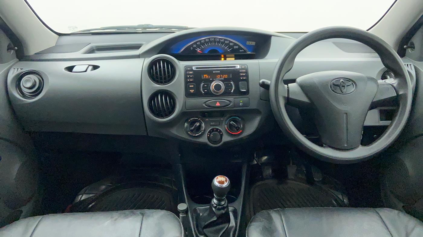 2013 Toyota Etios Liva GD, Diesel, Manual, 68,353 km, Dashboard