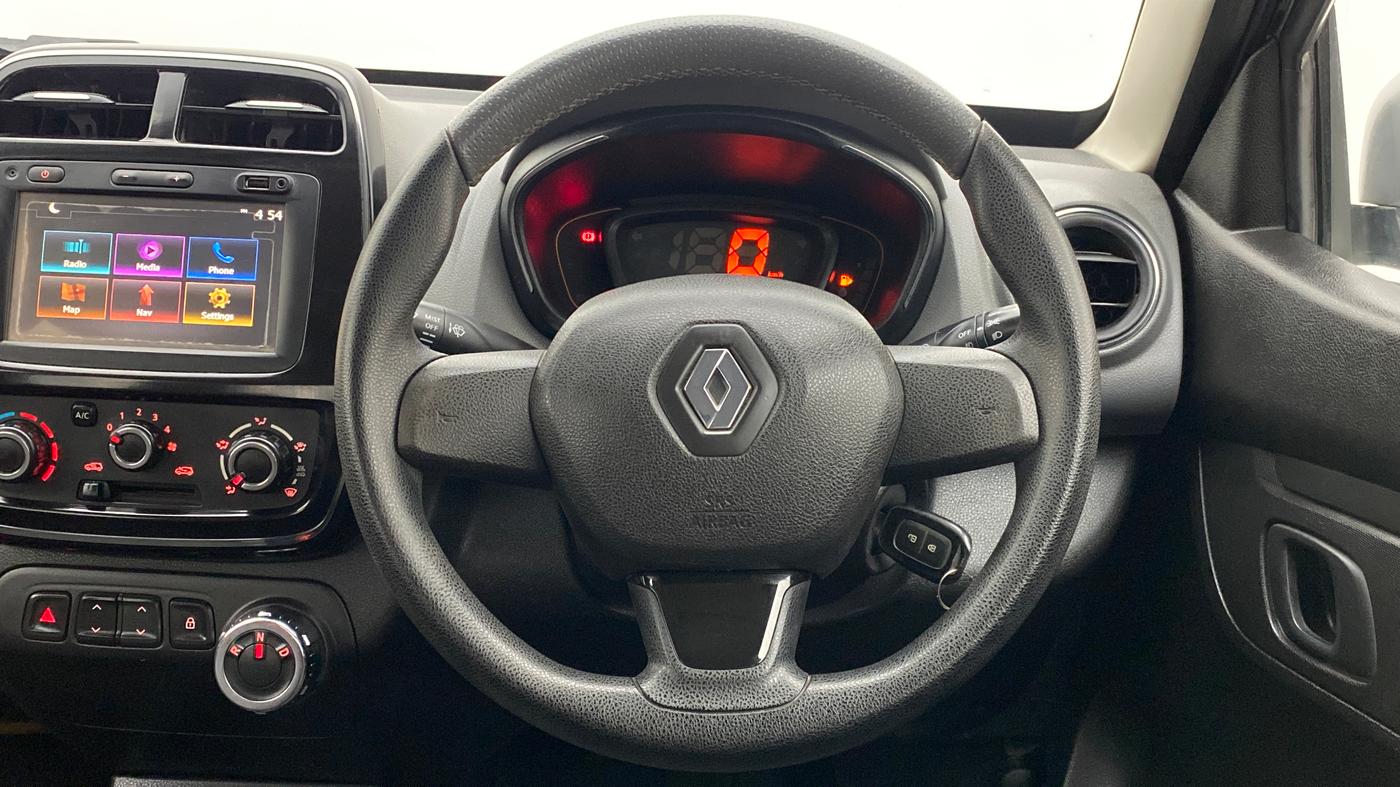 2017 Renault Kwid RXT 1.0 EASY-R  AT, Petrol, Automatic, 22,097 km, Steering Wheel Close Up
