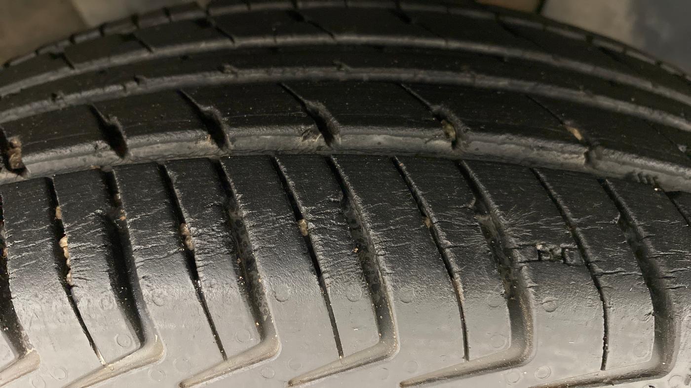 2017 Renault Kwid RXT 1.0 EASY-R  AT, Petrol, Automatic, 22,097 km, Right Front Tyre Tread