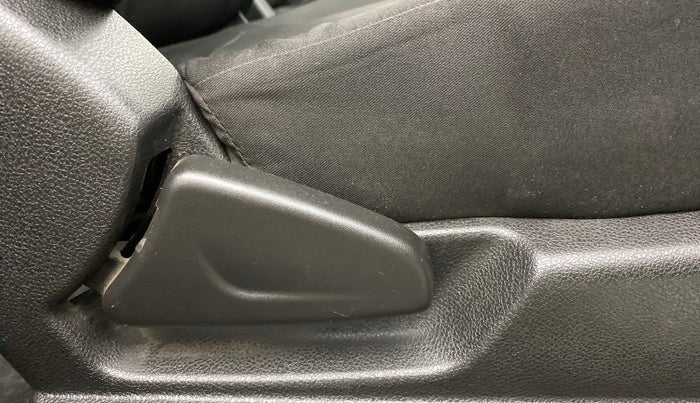 2017 Renault Kwid RXT 1.0 EASY-R  AT, Petrol, Automatic, 22,097 km, Driver Side Adjustment Panel