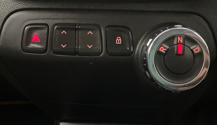 2017 Renault Kwid RXT 1.0 EASY-R  AT, Petrol, Automatic, 22,097 km, Gear Lever
