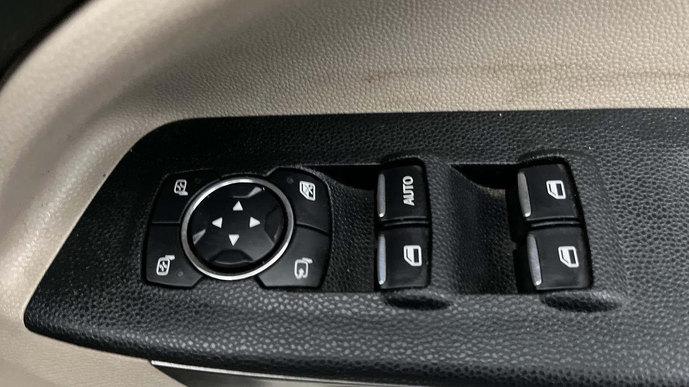 2020 Ford Ecosport TITANIUM + 1.5L PETROL AT, Petrol, Automatic, 32,462 km, Driver Side Door Panels Control