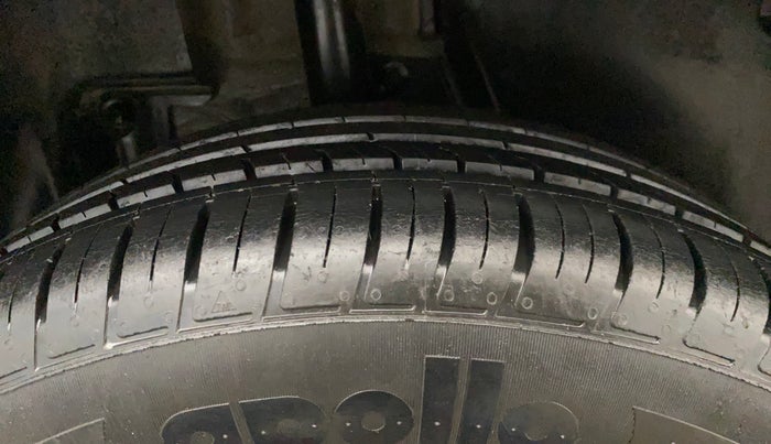 2021 Nissan Kicks XV TURBO 1.3 CVT, Petrol, Automatic, 48,055 km, Right Rear Tyre Tread