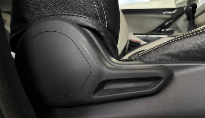 2022 Tata NEXON XZ PLUS (O) PETROL, Petrol, Manual, 31,003 km, Driver Side Adjustment Panel