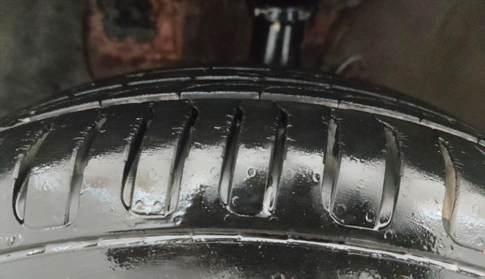 2015 Hyundai Elite i20 SPORTZ 1.2, Petrol, Manual, 73,457 km, Left Front Tyre Tread