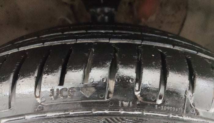 2015 Hyundai Elite i20 SPORTZ 1.2, Petrol, Manual, 73,457 km, Right Front Tyre Tread