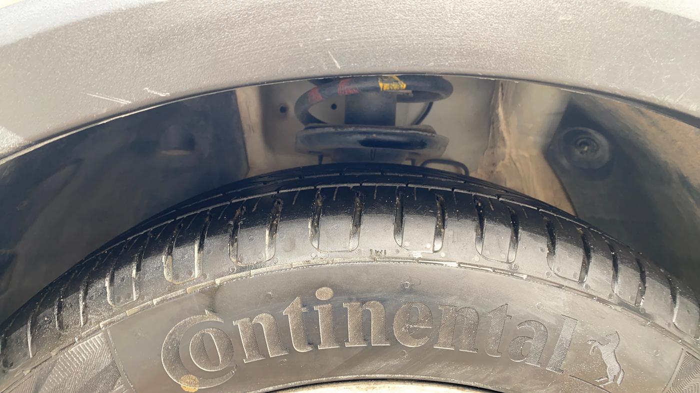 2021 MG ASTOR SAVVY 1.5 CVT, Petrol, Automatic, 27,610 km, Left Front Tyre Tread