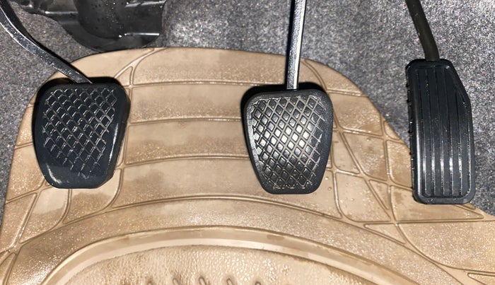 2014 Honda Amaze 1.2L I-VTEC EX, Petrol, Manual, 1,44,908 km, Pedals