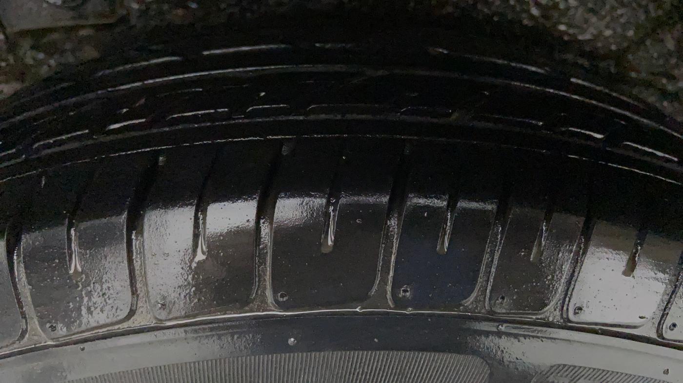 2010 Hyundai i10 MAGNA 1.2, Petrol, Manual, 48,196 km, Right Front Tyre Tread