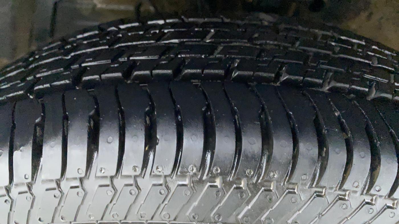 2016 Maruti Swift Dzire VDI BS IV, Diesel, Manual, 76,982 km, Left Front Tyre Tread