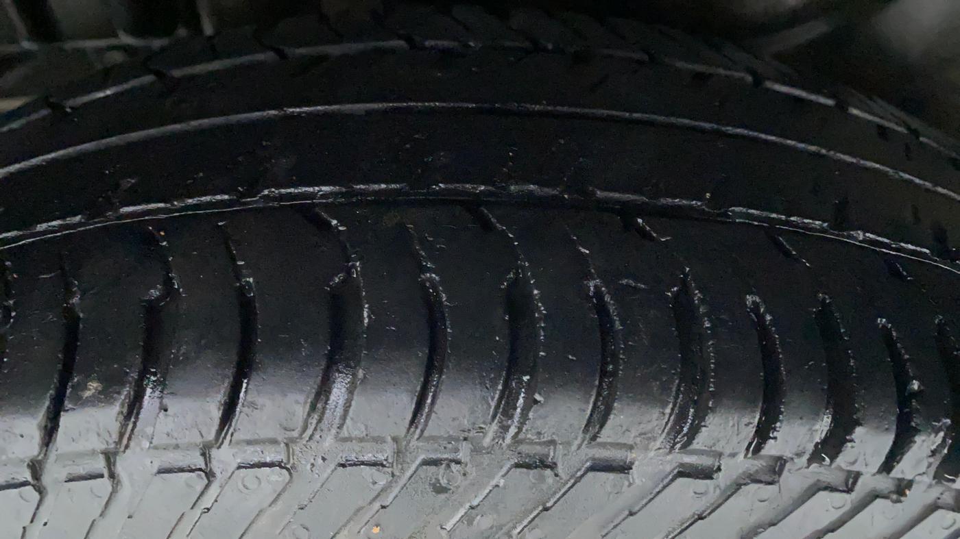 2016 Maruti Swift Dzire VDI BS IV, Diesel, Manual, 76,982 km, Right Rear Tyre Tread