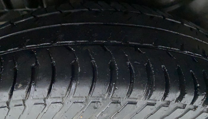 2016 Maruti Swift Dzire VDI BS IV, Diesel, Manual, 76,982 km, Right Rear Tyre Tread