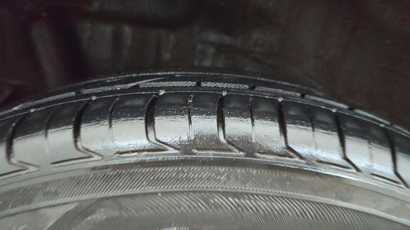 2015 Maruti Wagon R Stingray VXI, Petrol, Manual, 65,677 km, Right Rear Tyre Tread