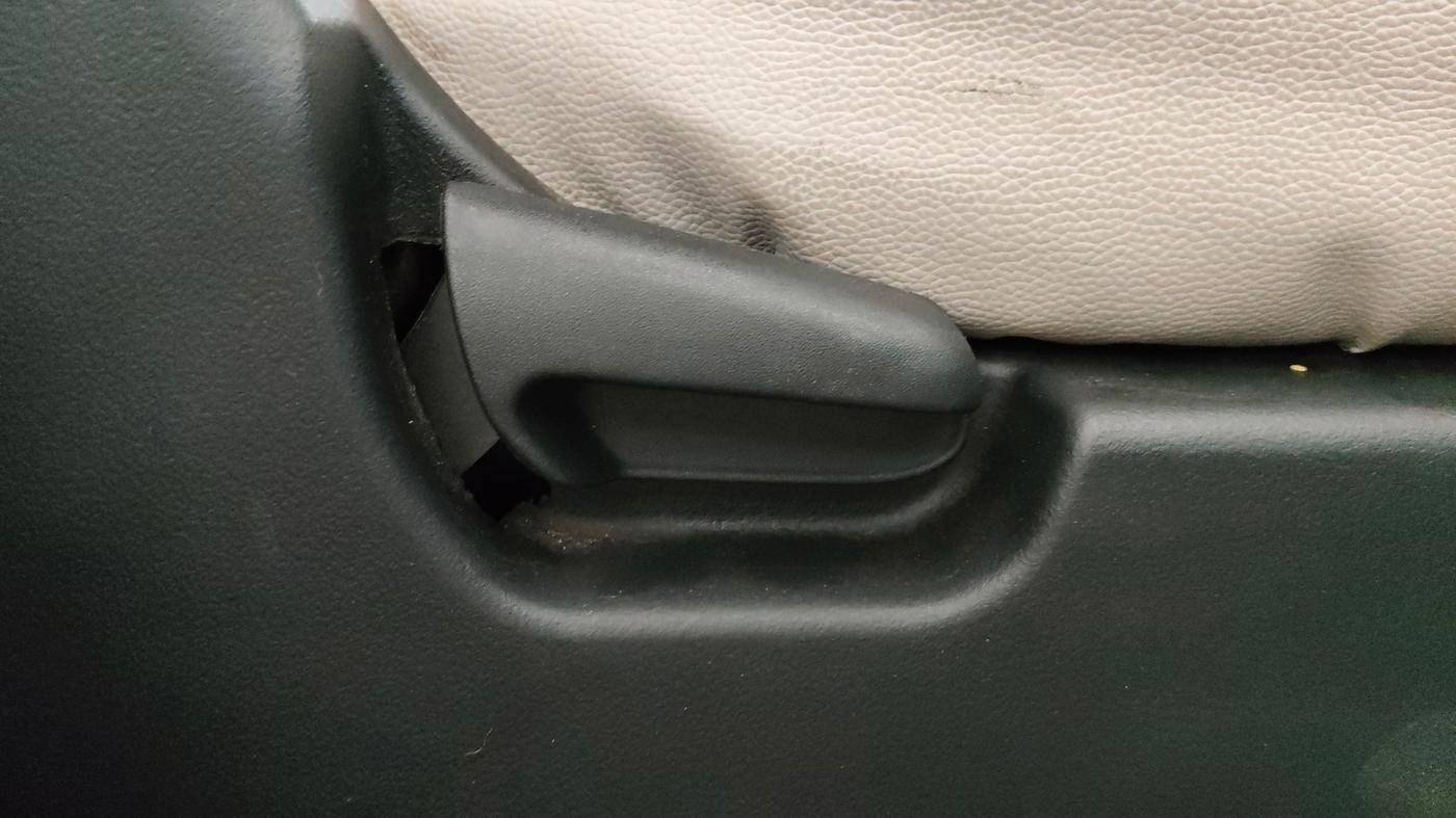 2015 Maruti Wagon R Stingray VXI, Petrol, Manual, 65,677 km, Driver Side Adjustment Panel