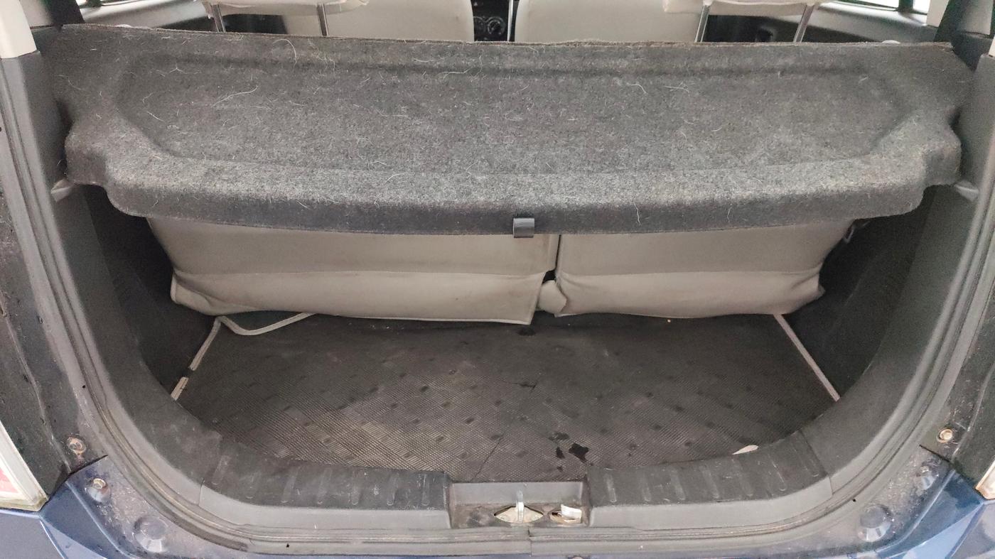 2015 Maruti Wagon R Stingray VXI, Petrol, Manual, 65,677 km, Boot Inside