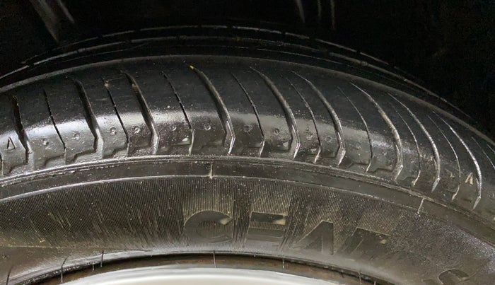 2021 Nissan MAGNITE XL, Petrol, Manual, 84,251 km, Right Front Tyre Tread