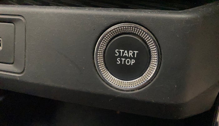 2022 Renault Kiger RXT (O) AMT DUAL TONE, Petrol, Automatic, 34,838 km, Keyless Start/ Stop Button