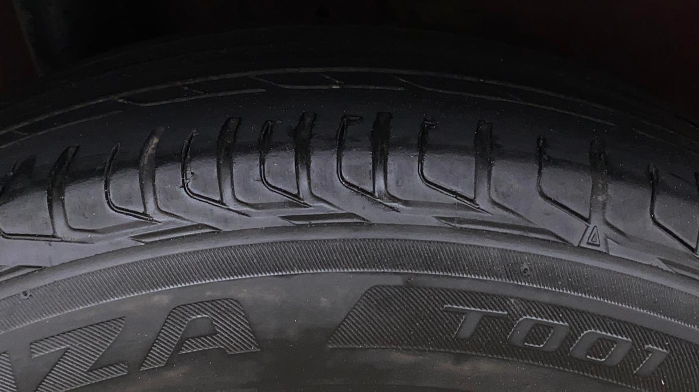 2021 Hyundai VENUE SX PLUS 1.0 TURBO DCT, Petrol, Automatic, 1,13,950 km, Right Rear Tyre Tread