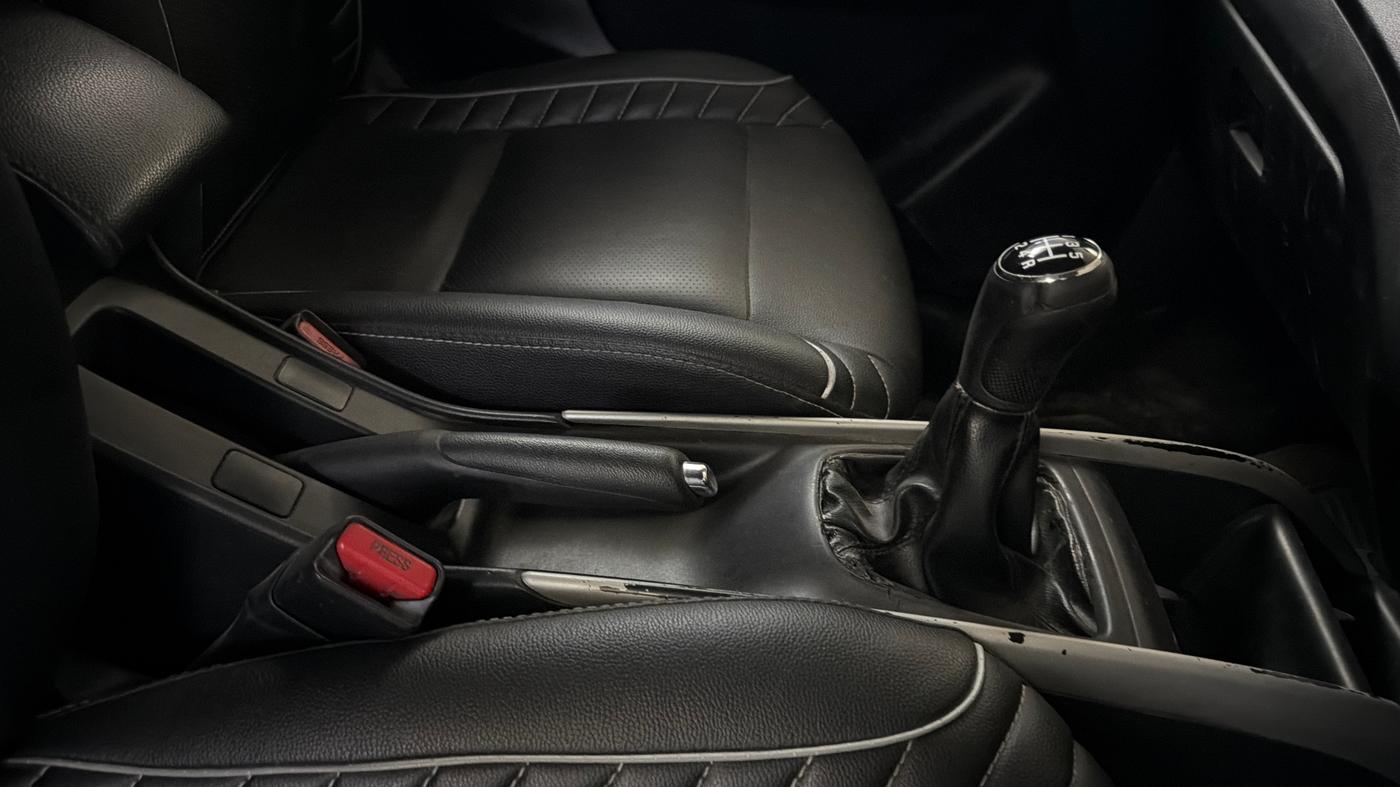 2017 Maruti Baleno DELTA PETROL 1.2, Petrol, Manual, 72,418 km, Gear Lever