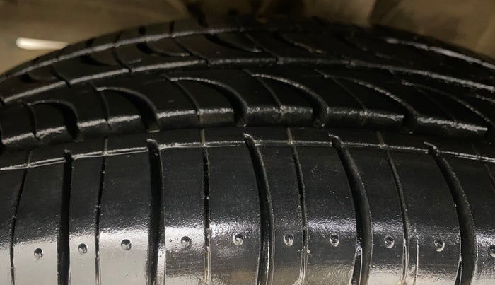 2019 Maruti Dzire VXI, Petrol, Manual, 63,365 km, Left Front Tyre Tread