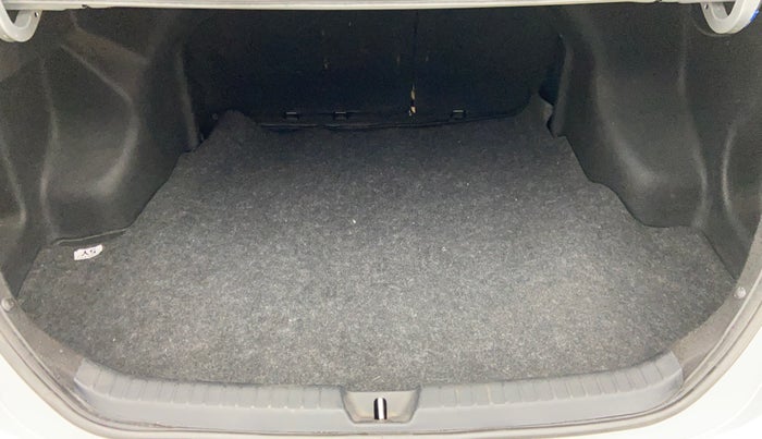 2018 Toyota YARIS V MT, Petrol, Manual, 36,723 km, Boot Inside