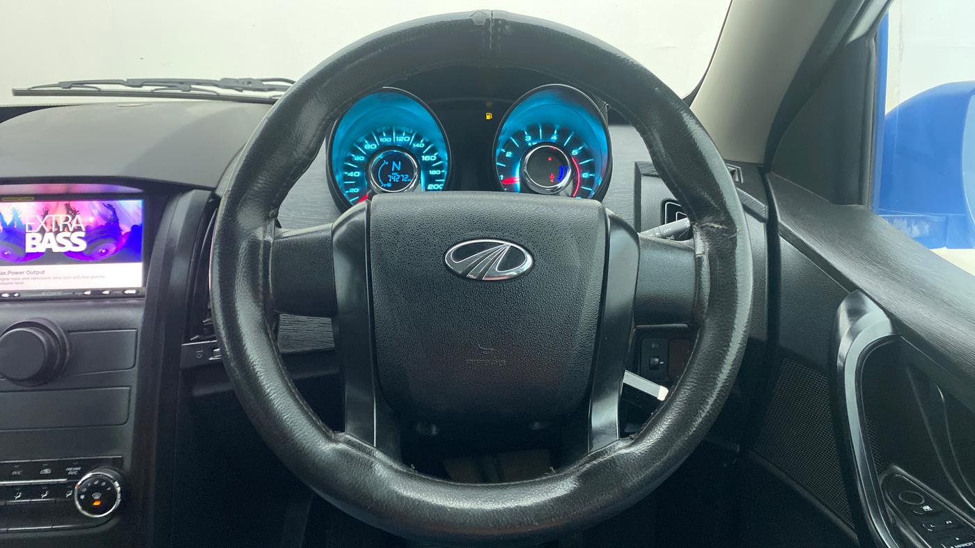2019 Mahindra XUV500 W3, Diesel, Manual, 74,548 km, Steering Wheel Close Up