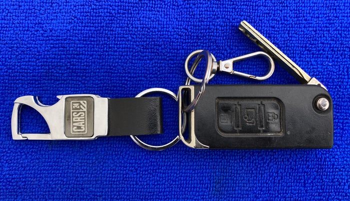 2019 Mahindra XUV500 W3, Diesel, Manual, 74,548 km, Key Close Up